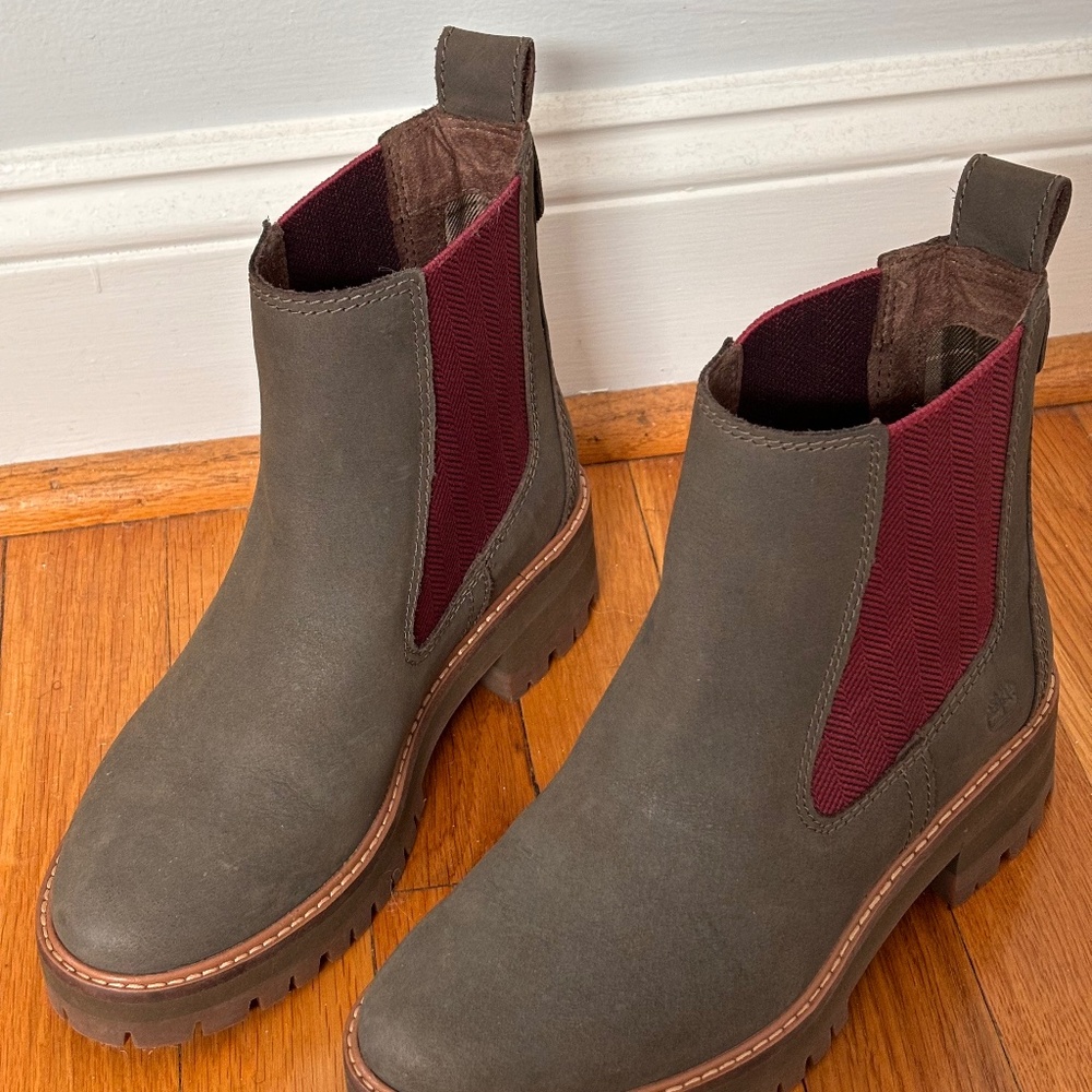 Timberland Courmayeur Valley Chelsea Boot 6.5